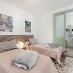 Vakantiehuis Gar House *